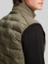 TOM TAILOR DENIM Herren Hybrid Steppweste mit Stehkragen, grün, Uni – Bild 6