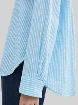 TOM TAILOR DENIM Damen Loose Fit Seersucker Hemdbluse mit Streifenmuster, blau, Gestreift – Bild 6