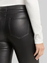 TOM TAILOR DENIM Damen Flared Hose in Lederoptik, schwarz, Uni – Bild 6