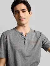 TOM TAILOR Herren Henley T-Shirt mit feinem Streifenmuster, weiß, Gestreift – Bild 6