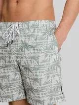 TOM TAILOR DENIM Herren Badeshorts mit Muster, grün, Palmenprint – Bild 6