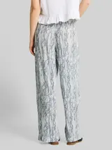 TOM TAILOR DENIM Damen Crinkle Wide Leg Hose mit Schlangenprint, grau, Animalprint – Bild 5