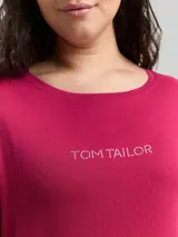 TOM TAILOR Damen Plus Size - Slim Fit Langarmshirt mit Glitzer-Logo, rot, Uni – Bild 6
