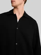 TOM TAILOR DENIM Herren Relaxed Fit Overshirt mit Waffelstruktur, schwarz, Uni – Bild 6