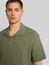 TOM TAILOR DENIM Herren Relaxed Fit Poloshirt mit Waffelstruktur, grün, Uni – Bild 6