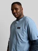 TOM TAILOR Herren Plus Size - T-Shirt aus Baumwolle mit Logo-Badge, blau, Uni – Bild 6