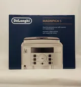 De'Longhi Kaffeevollautomat schwarz Milch­auf­schä­um­er NEUOVP Magnifica S 22.1 – Bild 1