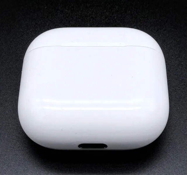 Apple AirPods 4 Ladecase ohne ANC | Nur Ladecase A3058 | Ersatz Case (SEHR GUT)