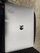 Apple MacBook Air 13 Zoll (2020) – Bild 3