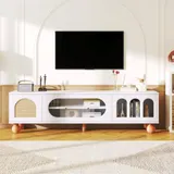 TV Schrank Weiß, Klassischer TV-Schrank 170 cm mit Rattan-Optik, Glasschiebetüren, vergoldeten Griffen, Massivholzfüßen, Weiß und Holzfarbe   Aosom.de – Bild 1