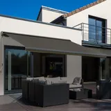 Outsunny Elektrische Markise mit Fernbedienung & Handkurbel, Vollkassettenmarkise 3x2,5m Gelenkarmmarkise Dunkelgrau, idealer Sonnenschutz für Balkon   Aosom.de – Bild 3